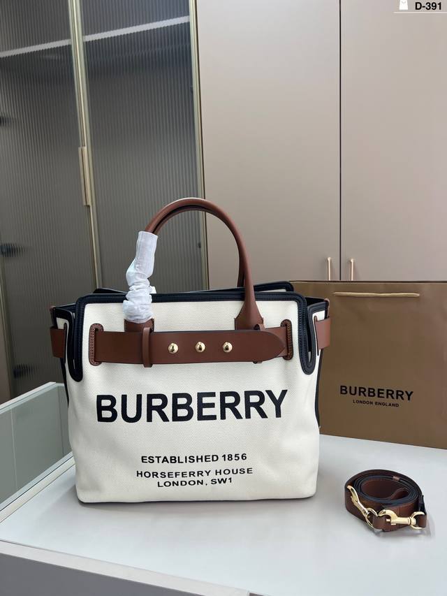 Burberry巴宝莉帆布托特Tote购物袋 B家最新爆款，三粒铆钉装饰 优雅、朴素，庄重而不失雅致休闲装、风衣都能搭~D-391尺寸33×30