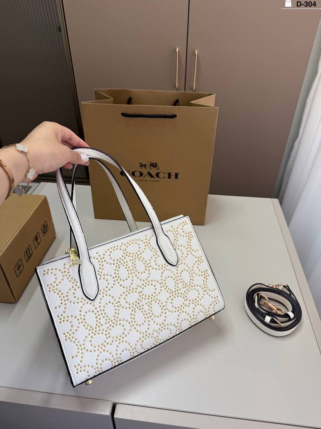 Coach蔻驰托特包 配备可拆卸肩带 向肩背司斜挎 经久耐用的百搭款式 D-304尺寸25×17飞机盒
