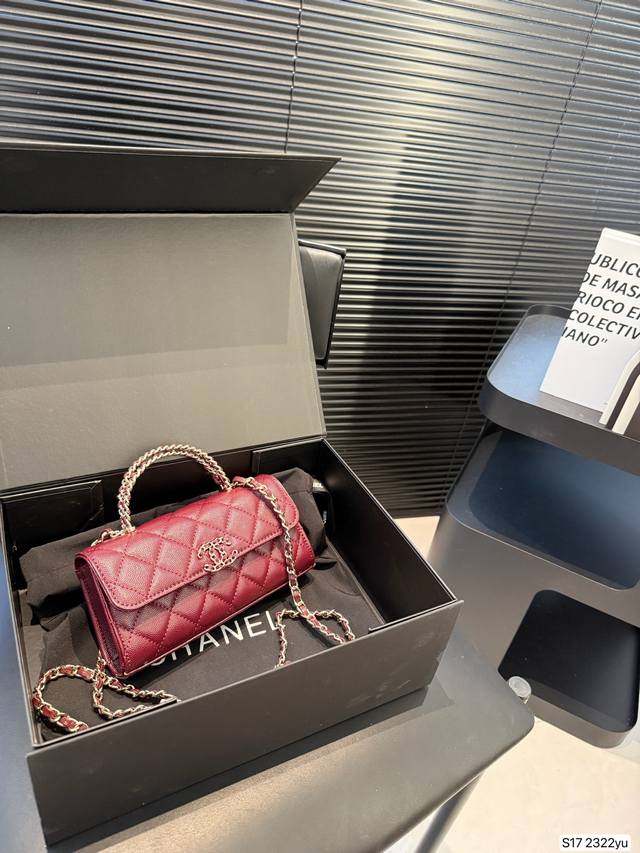 配折叠盒子 新品香奈儿手提链条包 经典不过时 香奈儿 斜挎包 时装 休闲 不挑衣服 尺寸：19 11 货号2322