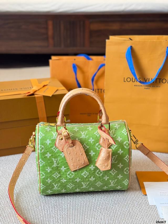 Lv Speedy P20 25Cm压花枕头包 Lv Speedy 枕头包 无论版型 内里和专柜毫无差别 真正原版复刻 内里可拆卸 火遍全球的爆款机场大包 机车 Lv Speedy P20 25Cm压花枕头包 Lv Speedy 枕头包 无论版型 内里和专柜毫无差别 真正原版复刻 内里可拆卸 火遍全球的爆款机场大包 机车