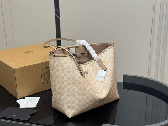 配飞机盒 复刻版 Size：35*27Cm 蔻驰 新款吸扣单面City托特包 经典Logo购物袋Tote包 最高版本！ 这个小长假需要它 搜索Coach 购物袋