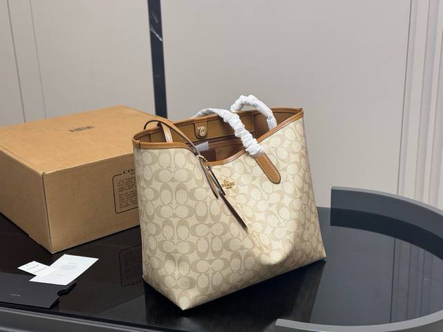 配飞机盒 复刻版 Size：35*27Cm 蔻驰 新款吸扣单面City托特包 经典Logo购物袋Tote包 最高版本！ 这个小长假需要它 搜索Coach 购物袋