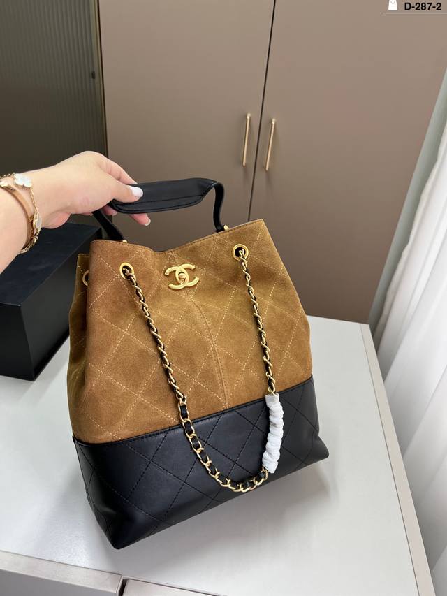 磨砂皮 香奈儿Chanel托特包 手工坊超耐看的托特包 美拉德色系也很百搭！手提腋下都可以 D-287-2尺寸28×31折叠盒