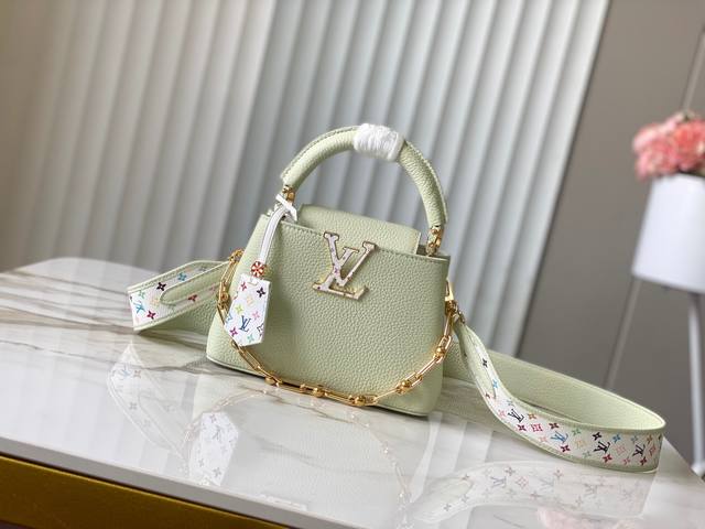 出厂价P 特级精品动态芯片M14101 M48865浅绿三彩限定款本款 Capucines迷你手袋选用Taurillon 牛皮革塑造玲珑构型 以清新色调诠释摩登