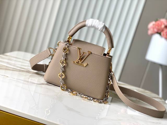 出厂价P 特级精品动态芯片M12935 M48865淡咖圆花环扣款本款Capucines 手袋取材柔韧Taurillon 牛皮革 以珠宝风格双镀链条和 Mono