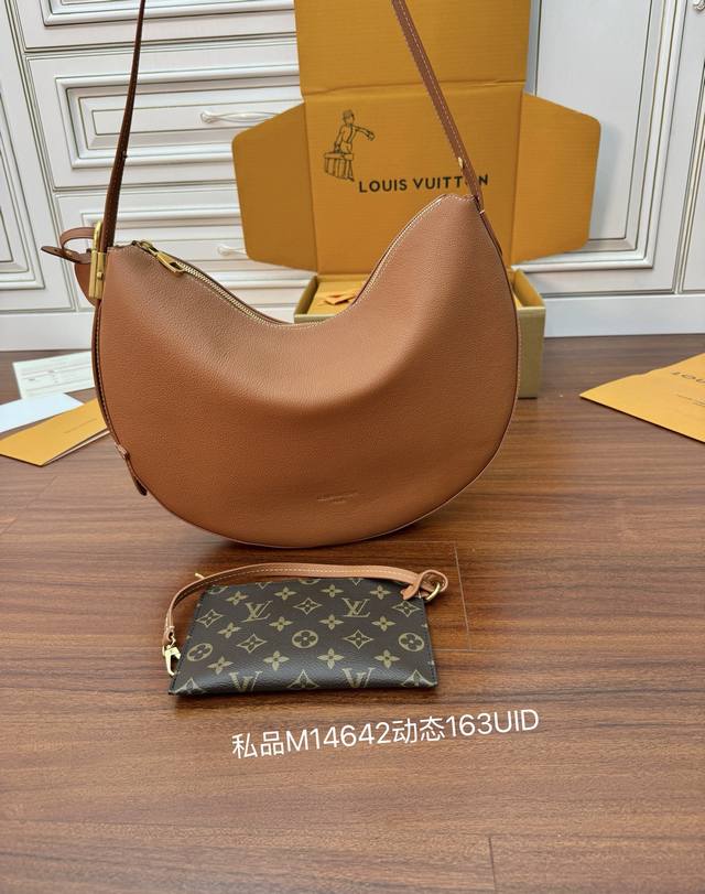 独家163首发型号：M14642私品 163动态Uid 进口菱形面料 品质第九次升级，进口原厂皮．专柜同步，动态电子芯片、礼品袋、保护纸，铜版电子标签、合格证