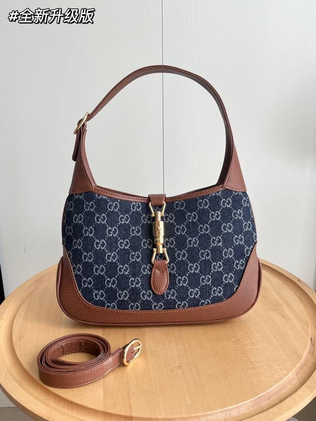 实拍# 款号：636706 牛仔蓝 升级版尺寸：28X19X4.5 Cmgg Jackie 1961 最新走秀款复古风咖色牛皮配防水蓝牛仔 精致锁扣很特别.肩带