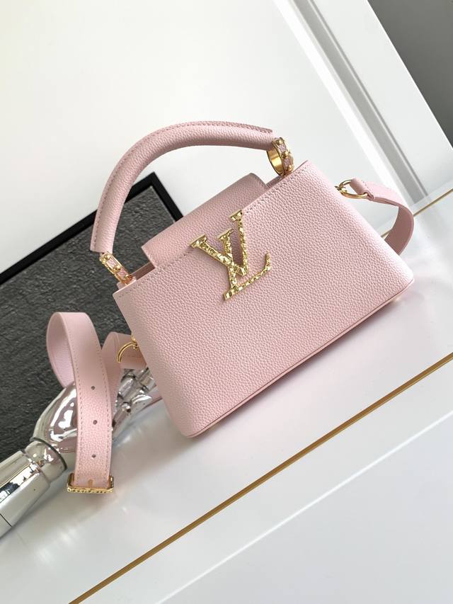 特级原厂 M246721 粉色 动态芯片版 皮料是意大利A级皮料是在于品质、五金、面料、手工、油边、A级出品 尺寸:21X14X8Cm