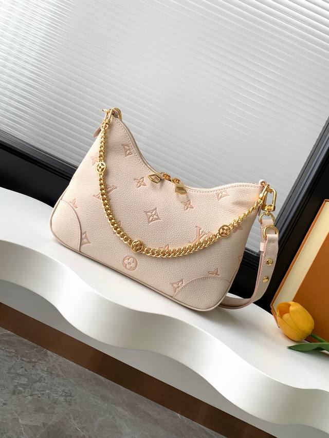 动态163C芯片 顶级原单加强版 Odeon 小号手袋，以Monogram ～M14634奶杏色 提花 焕新品牌经典 皮革，以相同色调勾勒图案轮廓。可拆卸金属链