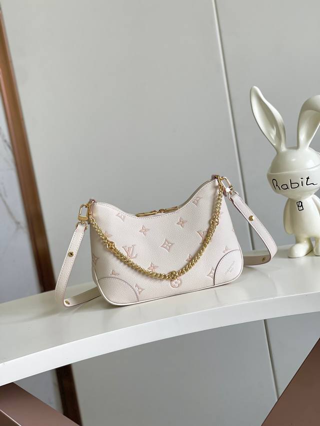 海原外单 独实家拍 半钢163芯片Odeon 小号手袋,以Monogram ~M14634奶杏色 提花 焕新品牌经典 皮革,以相同色调勾勒图案轮廓。可拆卸金属链 海原外单 独实家拍 半钢163芯片Odeon 小号手袋,以Monogram ~M14634奶杏色 提花 焕新品牌经典 皮革,以相同色调勾勒图案轮廓。可拆卸金属链