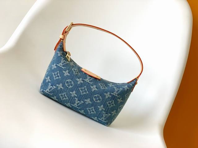 调价 Hills Pochette 腋下手袋 M82949 蓝色牛仔 18.5Cm