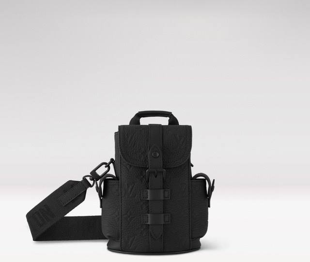 变码芯片 顶级原单M83164黑色全皮压花 男包迷你双肩包系列， 新款 Nano Christopher 手袋 本款 Nano Christopher 手袋巧妙