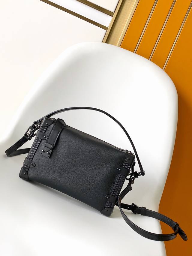 动态变码 头层牛皮 M24309全黑M25160黑色 M25072灰色 M23817小黑色 M23915米白 M25067蓝色 M23818棕色 顶级原单 创意