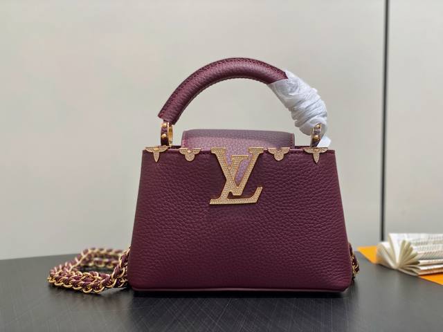 原单精品 M48865酒红拼金钻花冠 全皮Cap那英款 Capucines 迷你手袋 法国进口小牛皮,闪亮的金属饰件,特有的Capucines搭盖既可收入包内展 原单精品 M48865酒红拼金钻花冠 全皮Cap那英款 Capucines 迷你手袋 法国进口小牛皮,闪亮的金属饰件,特有的Capucines搭盖既可收入包内展