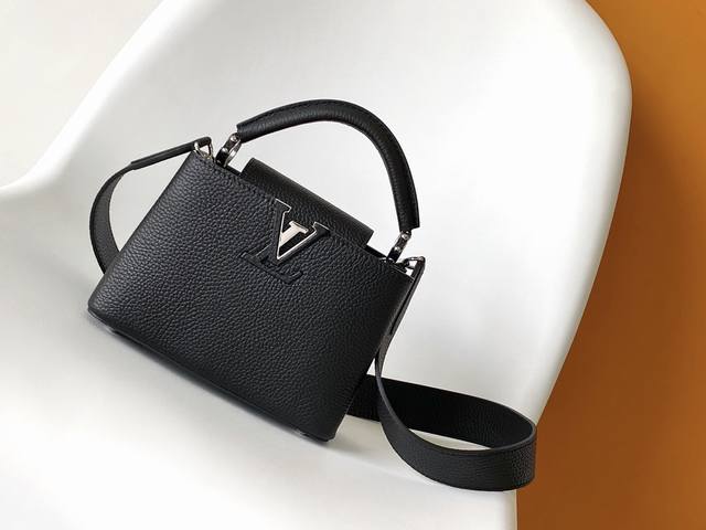 M55985黑色白丽五斤M56669黑色 M24567灰色 顶级原单 原厂皮 M56071黑色 灰色此款 Capucines 迷你手袋由 Taurillon 皮 M55985黑色白丽五斤M56669黑色 M24567灰色 顶级原单 原厂皮 M56071黑色 灰色此款 Capucines 迷你手袋由 Taurillon 皮