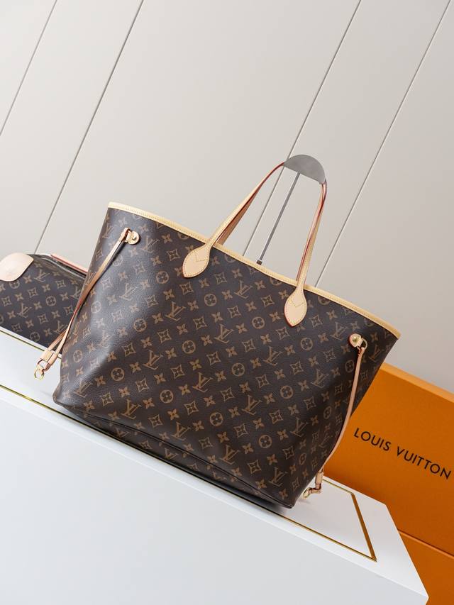 动态163C01芯片 M40991老花红大号 顶级原单 独家背景实拍 本款 Neverfull 大号托特包为柔软 Monogram 帆布勾勒牛皮革饰边，于宽敞构