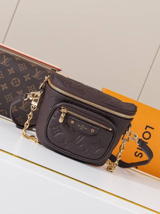 动态163C01芯片 M13827巧克力 顶级原单 独家背景实拍 本款 Mini Bumbag 手袋以 Monogram Empreinte 软粒面皮革呈现 M 动态163C01芯片 M13827巧克力 顶级原单 独家背景实拍 本款 Mini Bumbag 手袋以 Monogram Empreinte 软粒面皮革呈现 M