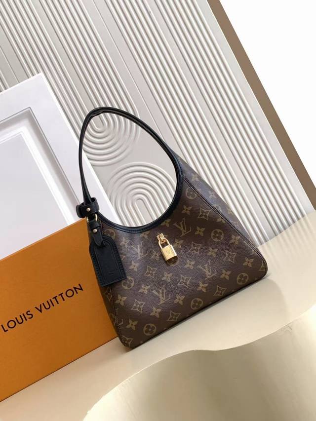 动态163C01芯片 M12940老花 顶级原单 独家背景实拍 本款 The Drop 小号手袋向 2018 年问世的 Flower Hobo 手袋汲取灵感,以 动态163C01芯片 M12940老花 顶级原单 独家背景实拍 本款 The Drop 小号手袋向 2018 年问世的 Flower Hobo 手袋汲取灵感,以