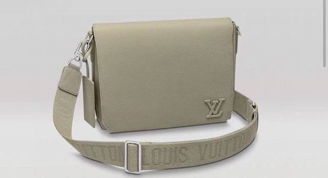 M21363蓝色 M57080 黑色 22505沥青灰 23709藏青色 59329 59327 顶级原单 Lv Aerogram 邮差包以极简设计满溢潮流气息