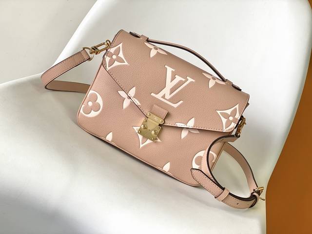 顶级原单M45596牛奶白M45773黑色M45596米白色45889棕色 M46302粉色 春季,Pochette Metis 手袋取材压印大号 Monogr 顶级原单M45596牛奶白M45773黑色M45596米白色45889棕色 M46302粉色 春季,Pochette Metis 手袋取材压印大号 Monogr