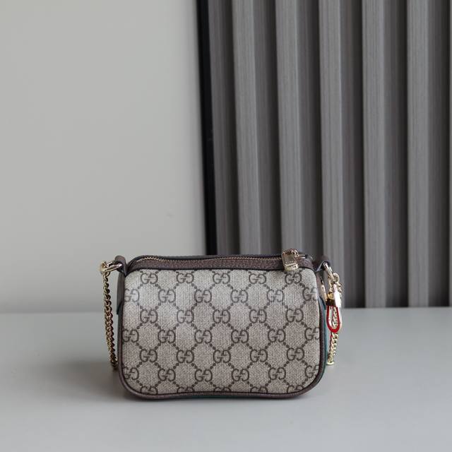 新款来袭专柜品质，顶级原单货，实物实拍，款号：838475杏啡 原厂皮，专柜防尘布袋 ，尺寸：宽16×高10×深8Cm。 现货出货。