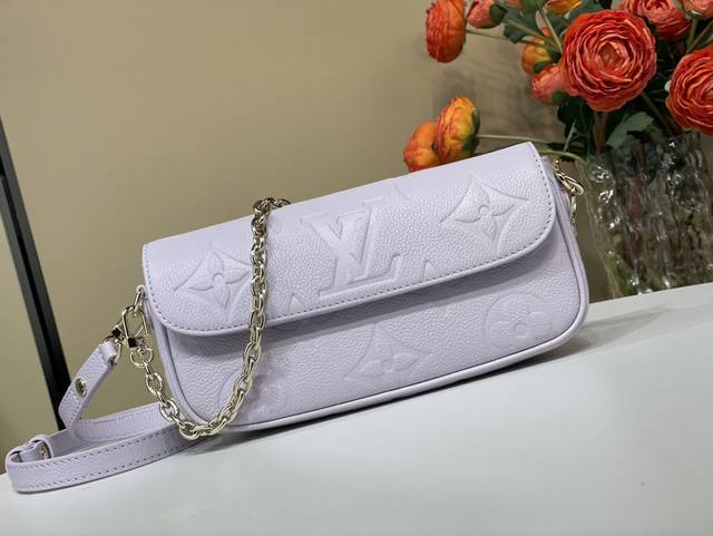 顶级原单复刻独家实拍 Wallet On Chain Ivy 手袋 M82210 25714 紫色 压花 本款 Wallet On Chain Ivy 手袋取材