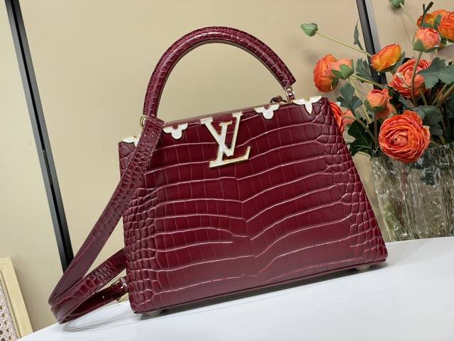 顶级原单复刻独家实拍 Capucines小号手袋 M86154 48865 酒红色 鳄鱼纹-花卉白贝母 高贵的鳄鱼皮纹，奢华的山羊皮衬里，闪亮的金属饰件，特有的