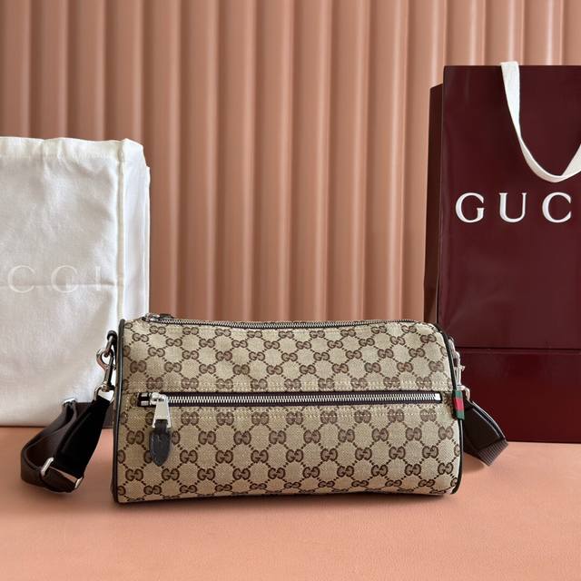 Gucci新款专柜品质,顶级原单货,实物实拍!款号834455杏布。尺寸:30X高16X侧宽16。出货啦! Gucci新款专柜品质,顶级原单货,实物实拍!款号834455杏布。尺寸:30X高16X侧宽16。出货啦!