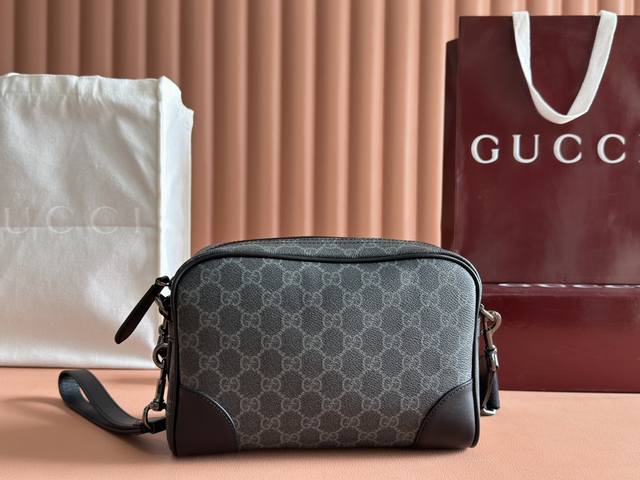 Gucci新款专柜品质，顶级原单货，实物实拍！款号821155克胶尺寸：宽23X高16.5X侧宽8。出货啦！