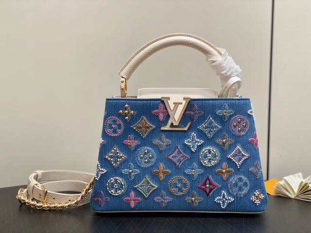 出厂价P 顶级原单 M12947蓝色牛仔 全皮Cap那英款 Capucines Bb手袋 本款 Capucines 迷你手袋为 Monogram 丹宁布刺绣串珠 出厂价P 顶级原单 M12947蓝色牛仔 全皮Cap那英款 Capucines Bb手袋 本款 Capucines 迷你手袋为 Monogram 丹宁布刺绣串珠