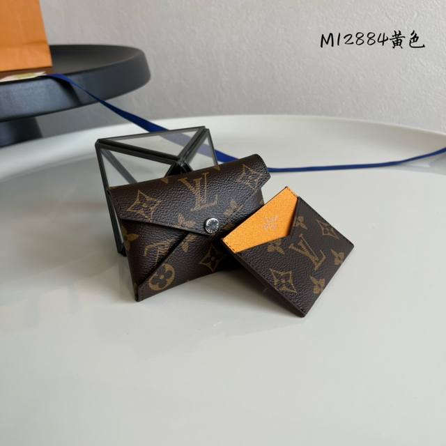 出厂价P 芯片版顶级原单 M12884 黄色！Kirigami 名片夾、這款全新的Colormania系列二合一名片夾重新演繹原版Kirigami Pochet