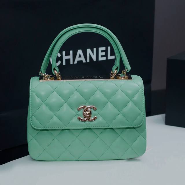 型号：4654绿色浅金扣五金 尺寸：19.5*8*14.5Cm