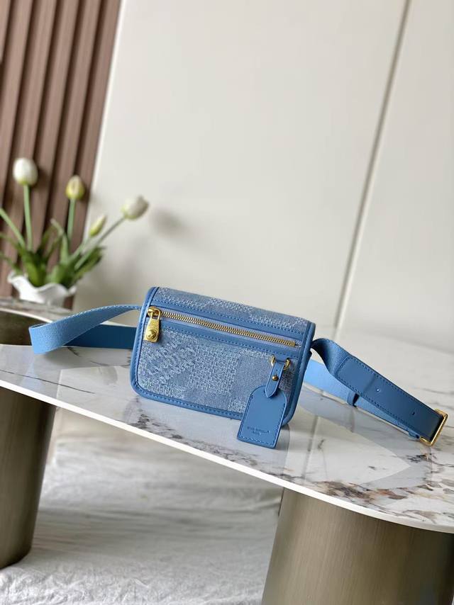 海原外单 独实家拍 半钢五金Mb163C芯片版原厂皮 Bosphore 迷你手袋型号：M00210牛仔材料：A级全钢五金，进口原厂帆布包装：全套原厂免税Mb包装