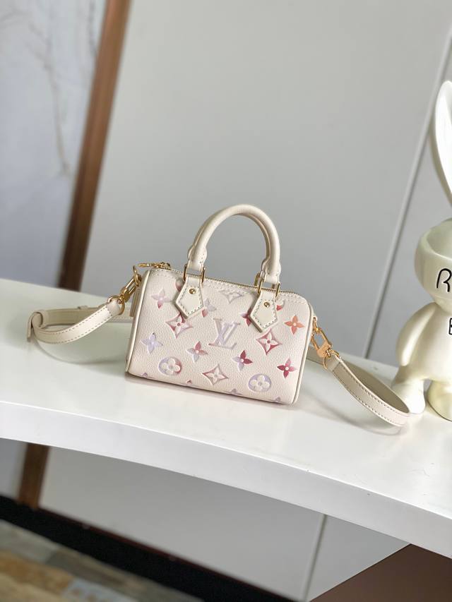 海原外单 独实家拍 Nano Speedy 手袋 M25591 白色 渐变于新季浸染淡雅幻梦色彩，可轻松点亮各式造型。经典 Monogram Empreinte