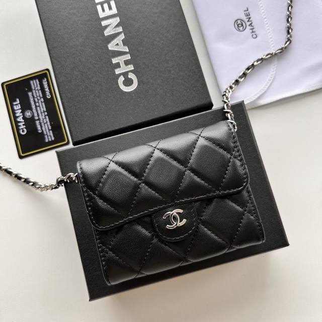 Chanel香奈儿专柜款羊皮 链条包 里外全皮 专柜款式 做工细节无可挑剔 坚持高品质 银扣 款号50087 尺寸：11.5X10.5、