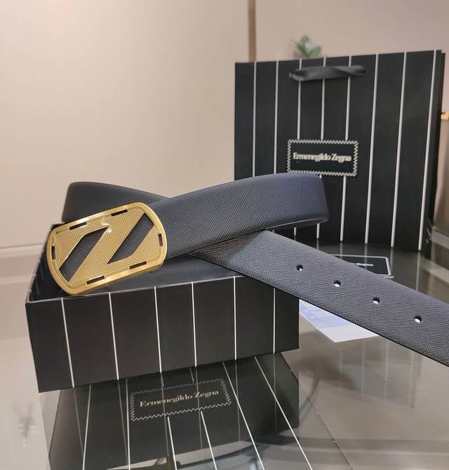 杰尼亚男士腰带- 宽度4.0Cm，专柜款精品扣 真空电镀 精工打造 进口牛皮 独特设计工艺 手感柔软 腰带风格极简 低调奢华，永续时尚