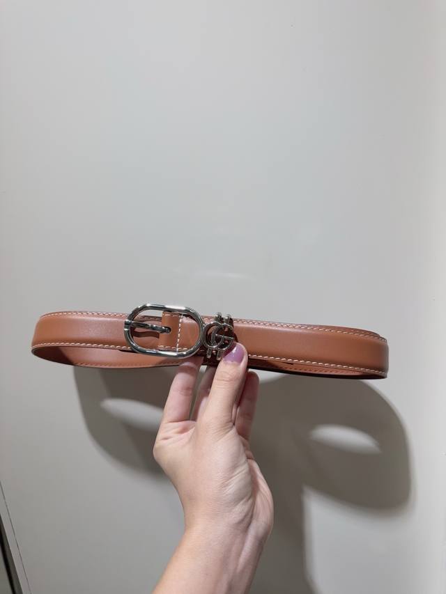 Gucci 双面意大利进口头层小牛皮，搭配真空电镀亮面纯铜针扣，经典款式，专柜有售，市场顶级品质，支持验货配送全套专柜包装，宽度 2.5Cm