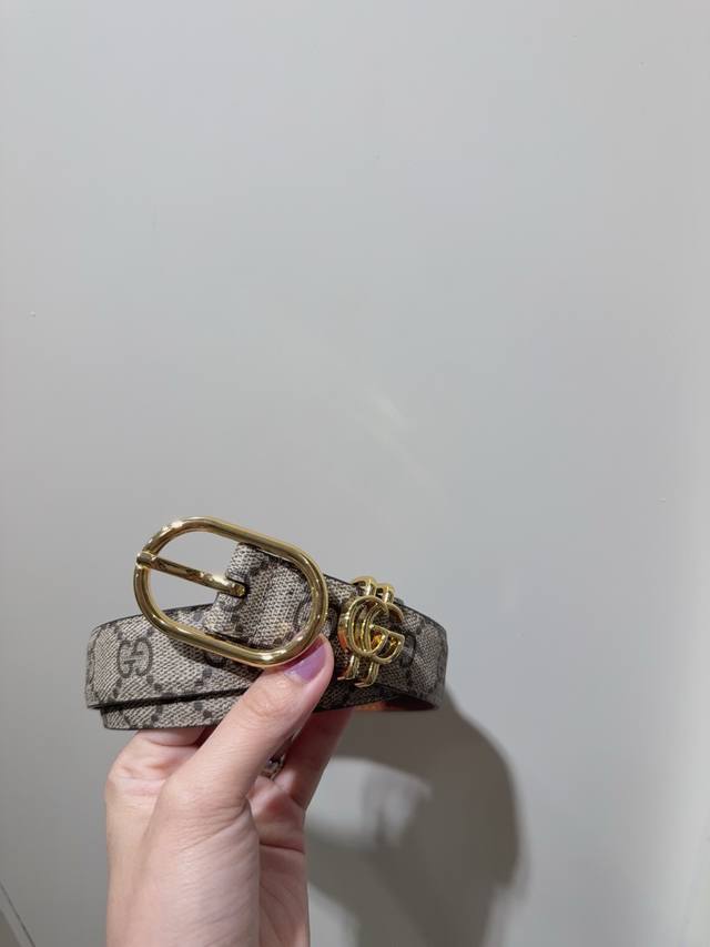 Gucci 意大利进口专柜专用印花帆布配头层皮底，搭配真空电镀亮面纯铜针扣，经典款式，专柜有售，市场顶级品质，支持验货配送全套专柜包装，宽度 2.5Cm