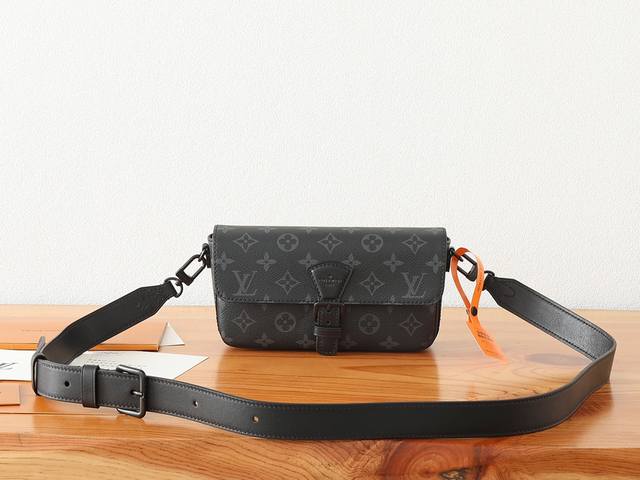 变码芯片版顶级原单、加强版Montsouris 迷你手袋向 1994 年的 Montsouris 手袋采撷灵感,以 Monogram Eclipse 帆布呈现纤 变码芯片版顶级原单、加强版Montsouris 迷你手袋向 1994 年的 Montsouris 手袋采撷灵感,以 Monogram Eclipse 帆布呈现纤