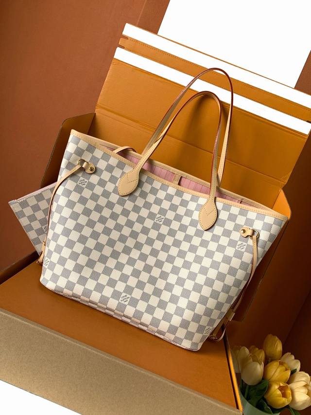 特级原厂皮 Neverfull 中号手袋型号：N41605材料：A级全钢五金，进口原厂面料包装：全套原厂免税包装尺寸：31X28X14Cm