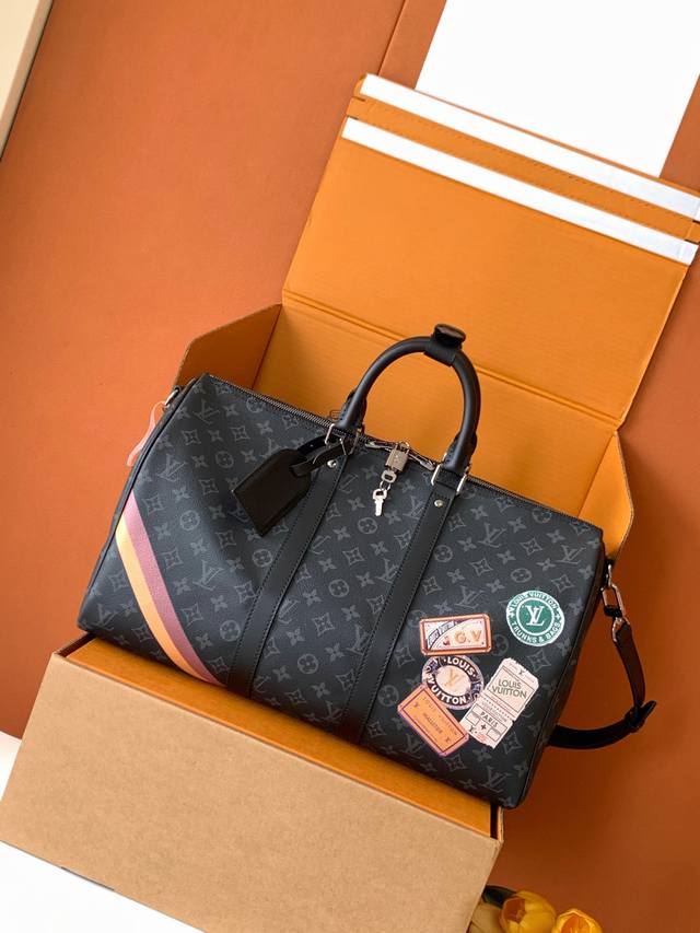 新款丝印 全钢五金 特级芯片版:配全套专柜包装 Keepall 45 Mon Monogram 旅行袋自 1930 年面世以来,Keepall 系列手袋以经典设 新款丝印 全钢五金 特级芯片版:配全套专柜包装 Keepall 45 Mon Monogram 旅行袋自 1930 年面世以来,Keepall 系列手袋以经典设