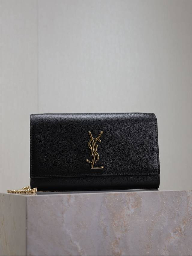 黑色鱼子酱金扣 24Cm 永恒经典 Kate 绝对是杨树林的永恒经典款_永不过时_必入款!人手必备的单品!不管是十年前,还是十年后!Kate就在这里!不会被淘汰 黑色鱼子酱金扣 24Cm 永恒经典 Kate 绝对是杨树林的永恒经典款_永不过时_必入款!人手必备的单品!不管是十年前,还是十年后!Kate就在这里!不会被淘汰