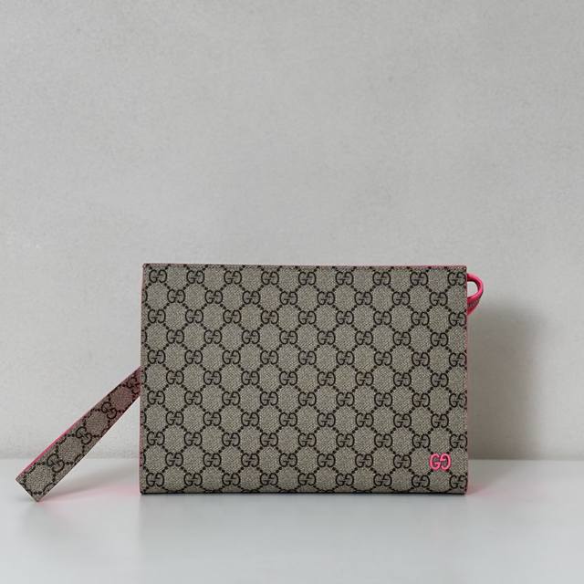 专柜品质，顶级原单货，实物实拍！款号768255啡胶 荧光玫，尺寸：宽26X高18X侧宽6Cm，