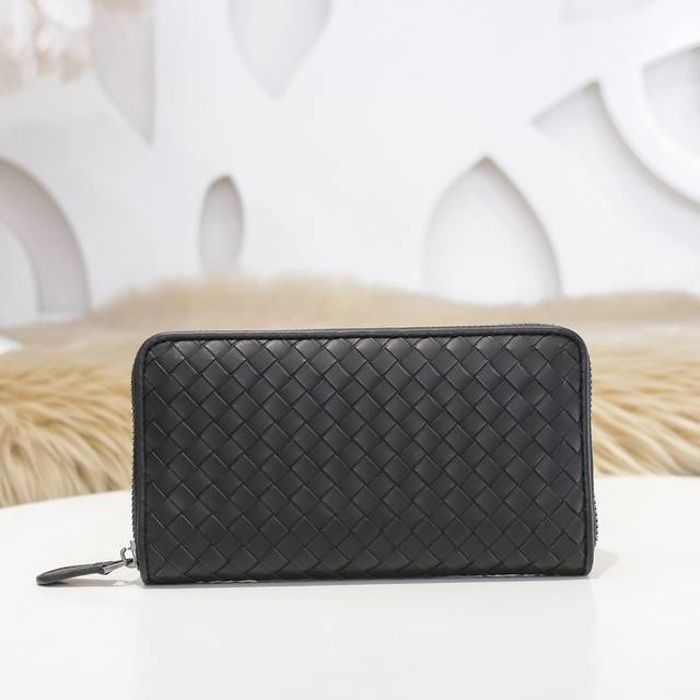 Bv-最新款男士拉链钱包原单品质 官网同步 采用顶级打腊胎牛皮 手感超赞 专柜原装五金 独特的设计风格 完美至极 细节做工精致 大气中有内涵 高端上档次 高品质