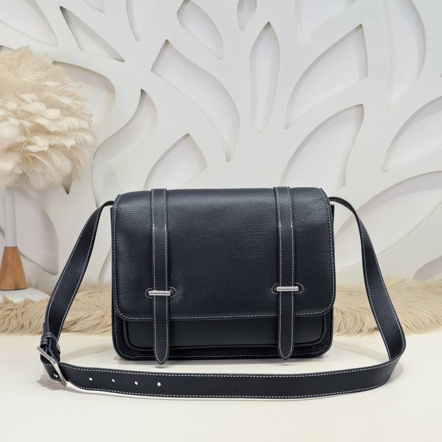 Hermes-爱马仕最新款男士单肩斜挎包 史蒂夫采用原版小牛皮 皮质柔软 手感超赞 高端五金拉链头 做工细节精致 爱马仕专用超纤内里 里外全皮 时尚休闲 高档实