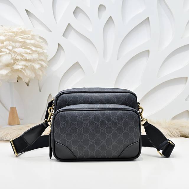 Gucci-古奇最新款斜挎包 单肩包采用进口小牛皮 皮质柔软 手感超赞 做工精致 高贵五金 细节完美 时尚休闲百搭 质量与质感都能衬托出你独特的品味尺寸：23