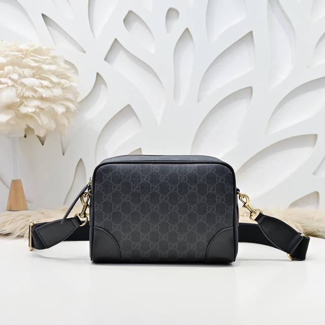 Gucci-古奇最新款斜挎包 单肩包采用进口小牛皮 皮质柔软 手感超赞 做工精致 高贵五金 细节完美 时尚休闲百搭 质量与质感都能衬托出你独特的品味尺寸：23