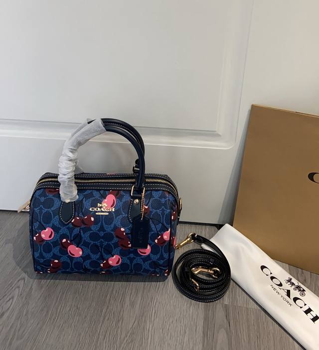 新色到货 Coa*H 2月新品 波士顿枕头包 Cy692 Teri可爱的车厘子Teri腋下包