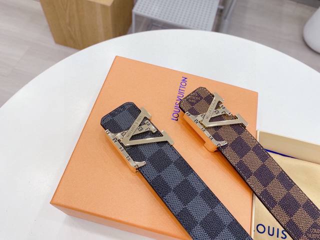 路易威登 进口 原单品质经典男款腰带专柜Togo皮搭配精品不褪色 带身选用双面可用3.8厘米 实用与美观兼并。 下单备注腰围尺码