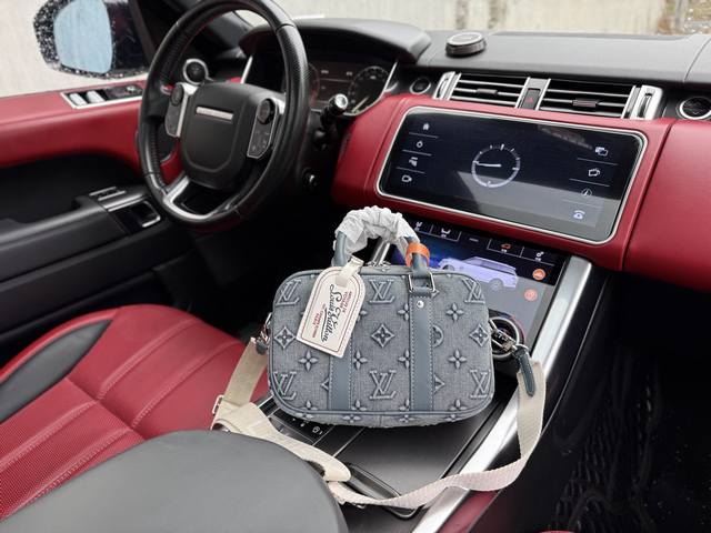 高端货 新款 “Louis Vuitton”Lv单肩包 路易威登单肩包手提 差包 Louis Vuitton 金属件牛仔老花可调节肩带 牛仔布 手提单肩斜挎包